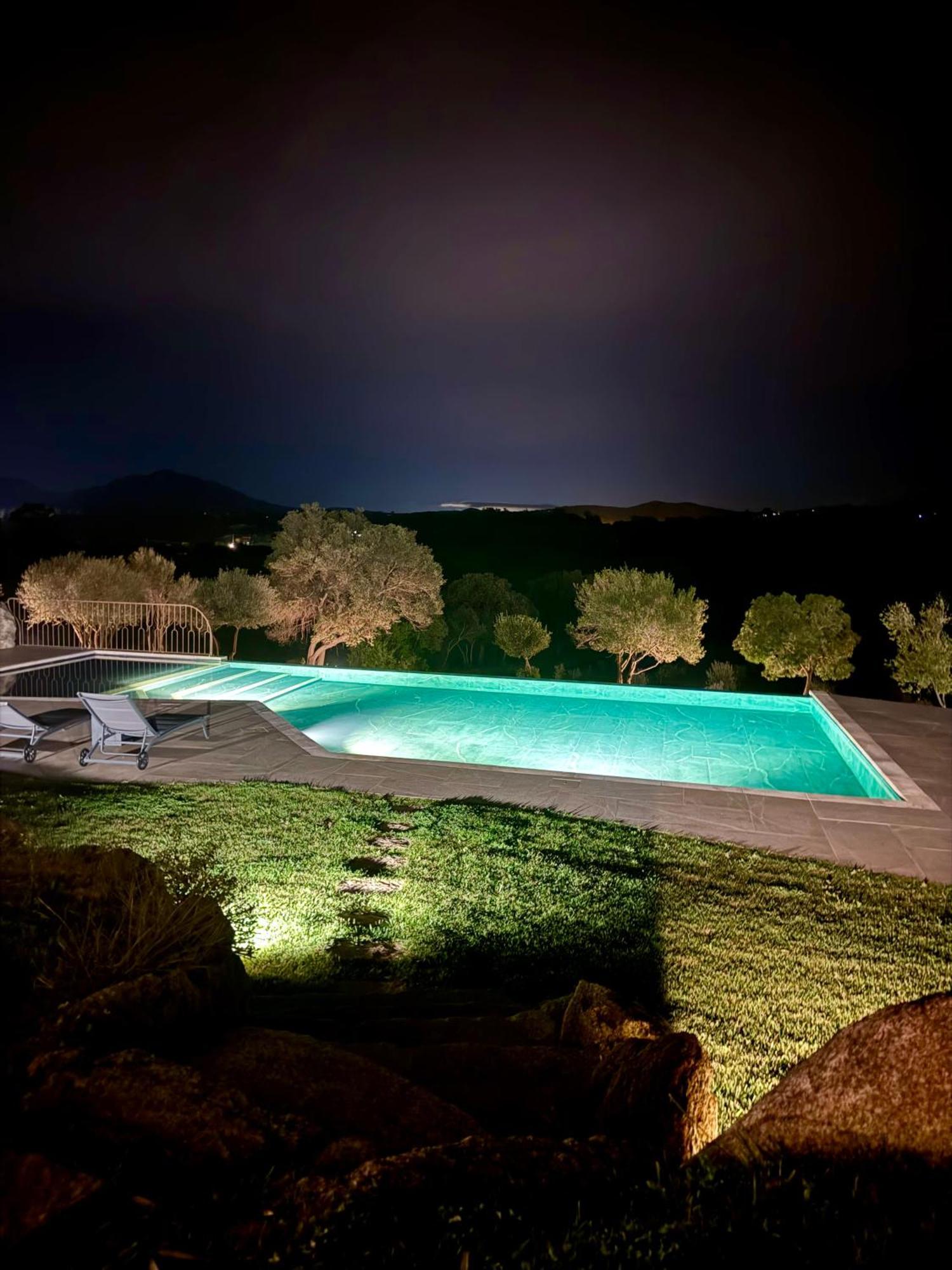 Uddastri Retreat อาร์ซาเคนา ภายนอก รูปภาพ